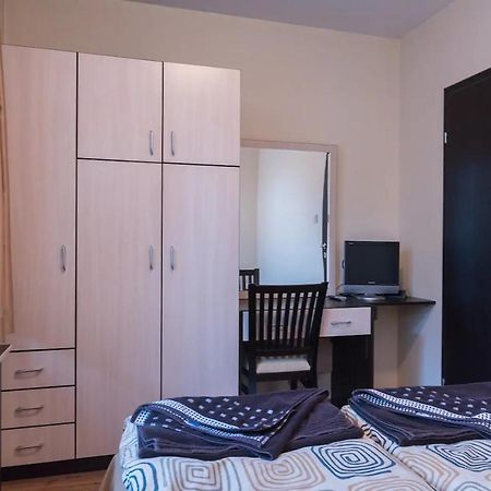 Charming, Fully-Furnished, 2-Bedroom Apartment Bansko Esterno foto