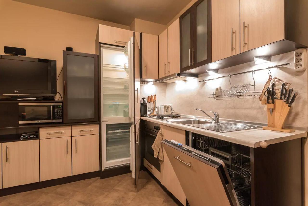 Charming, Fully-Furnished, 2-Bedroom Apartment Bansko Esterno foto