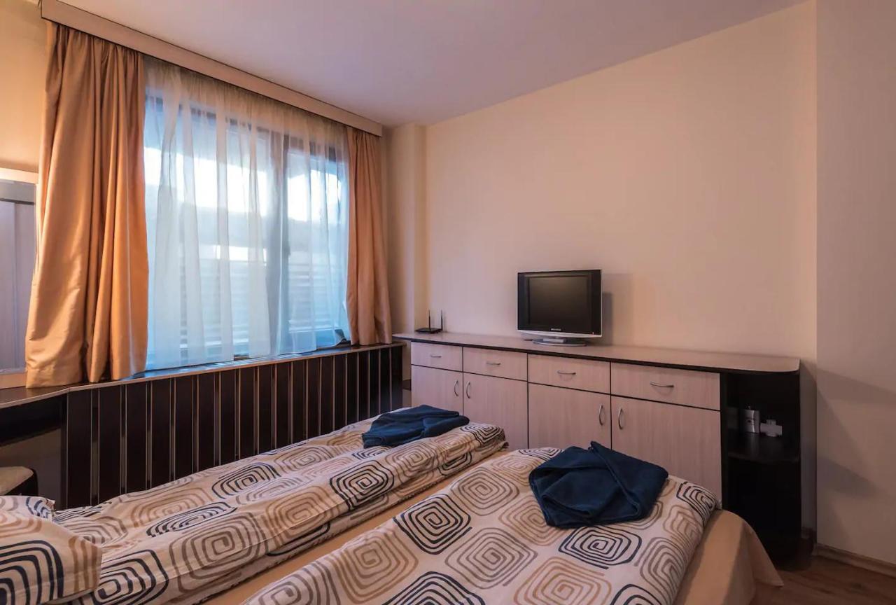 Charming, Fully-Furnished, 2-Bedroom Apartment Bansko Esterno foto