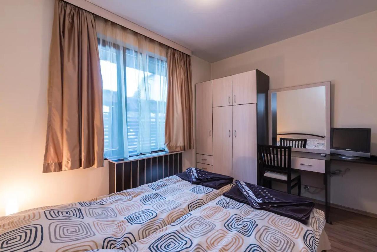 Charming, Fully-Furnished, 2-Bedroom Apartment Bansko Esterno foto